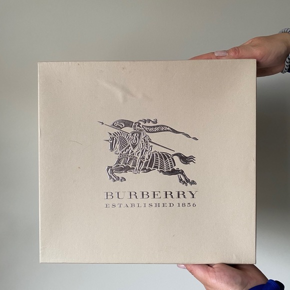 Burberry Vintage Leather Platform Heels - Picture 7 of 11